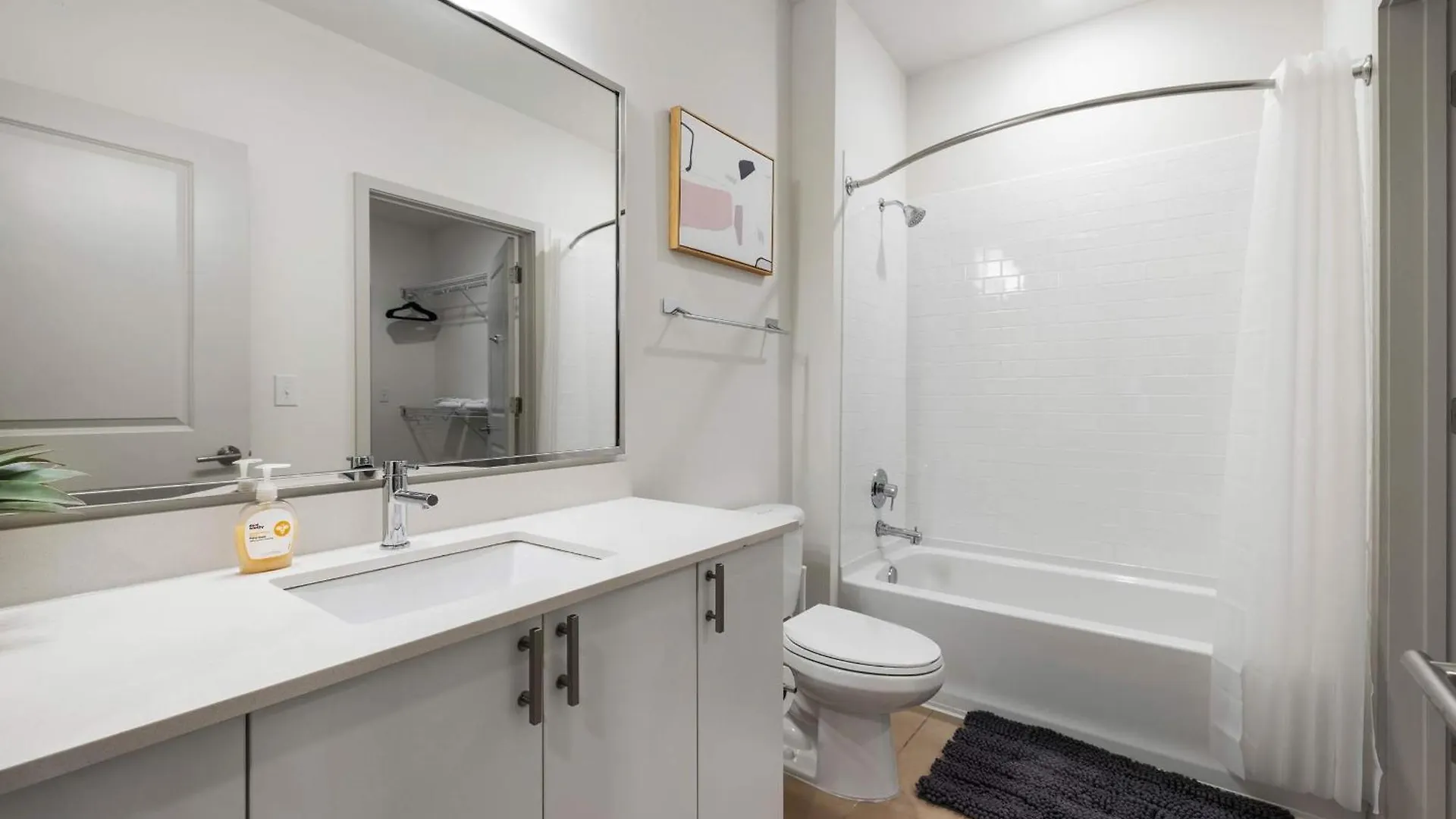Daire Two Charming Nulu Cozysuites Louisville